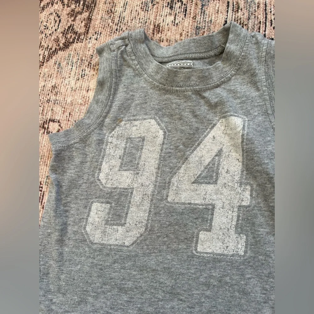Old Navy Gray Kids Tank Top with 94 Print